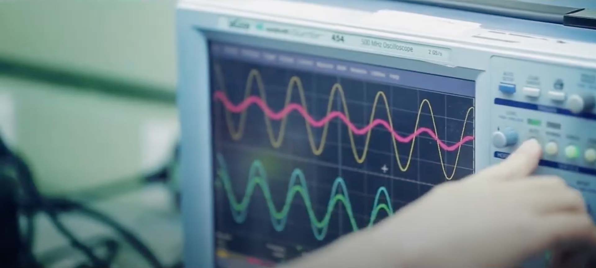 Oscilloscope measuring electrical waves for Ablerex UPS quality control
